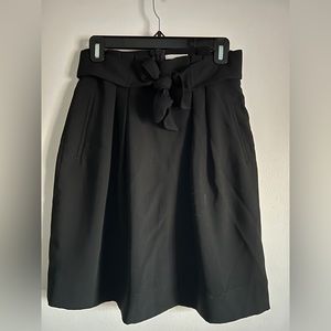 H&M WOMEN’S SIZE 8 SKIRT WITH TIE FRONT